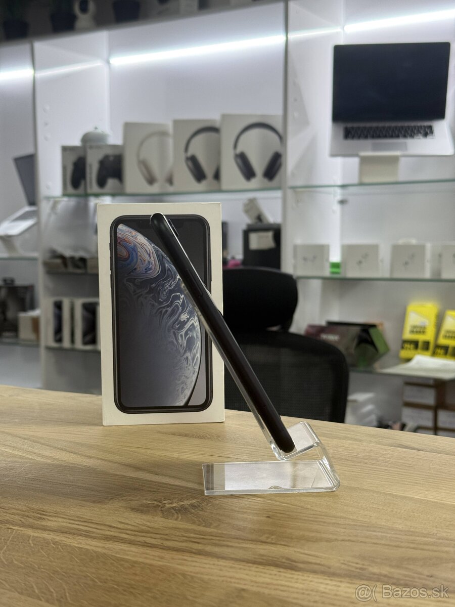 iPhone XR Black 64GB - 4