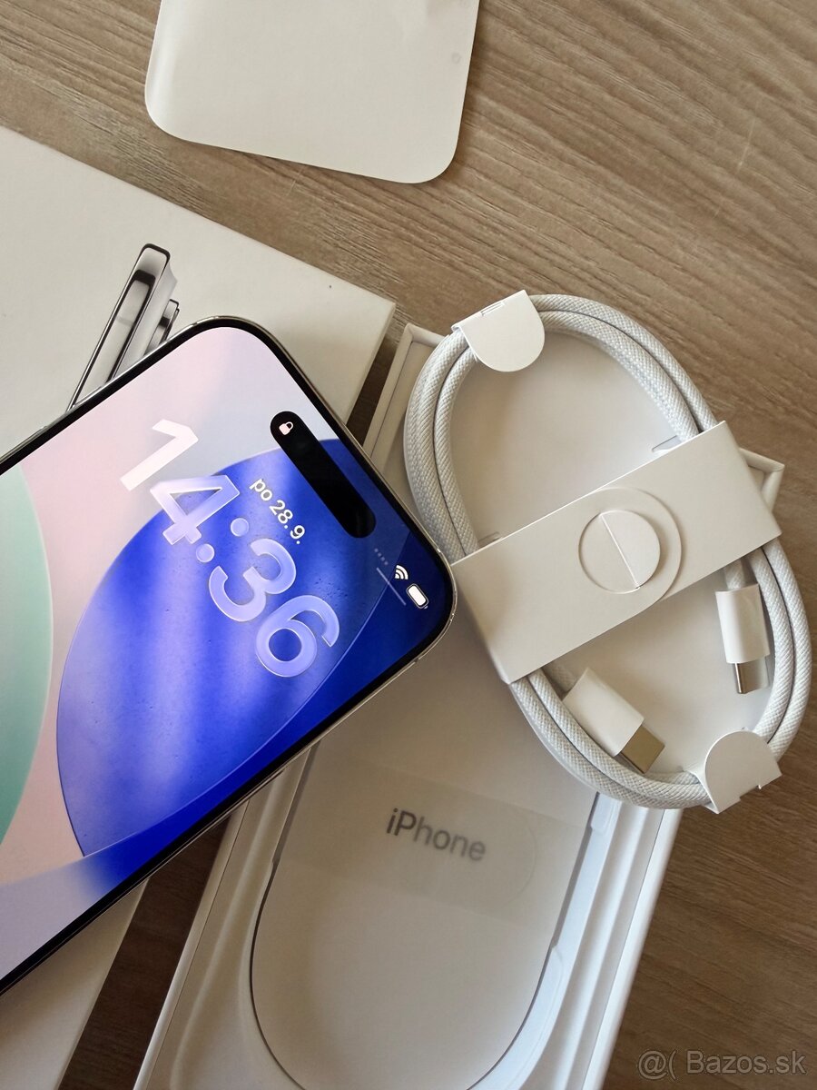 Apple iPhone Air 256 GB - 100% batéria - 4