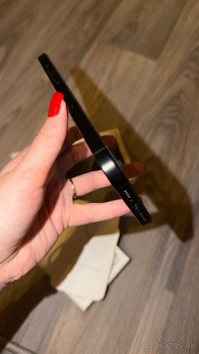 iPhone 15 Pro Max 256 GB tmavosivý – ako nový, bez škrabanco - 4