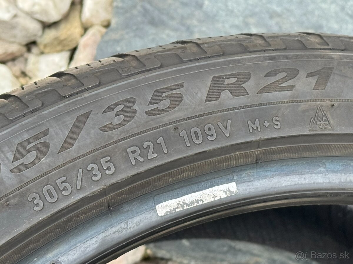 305/35 R21 - 4