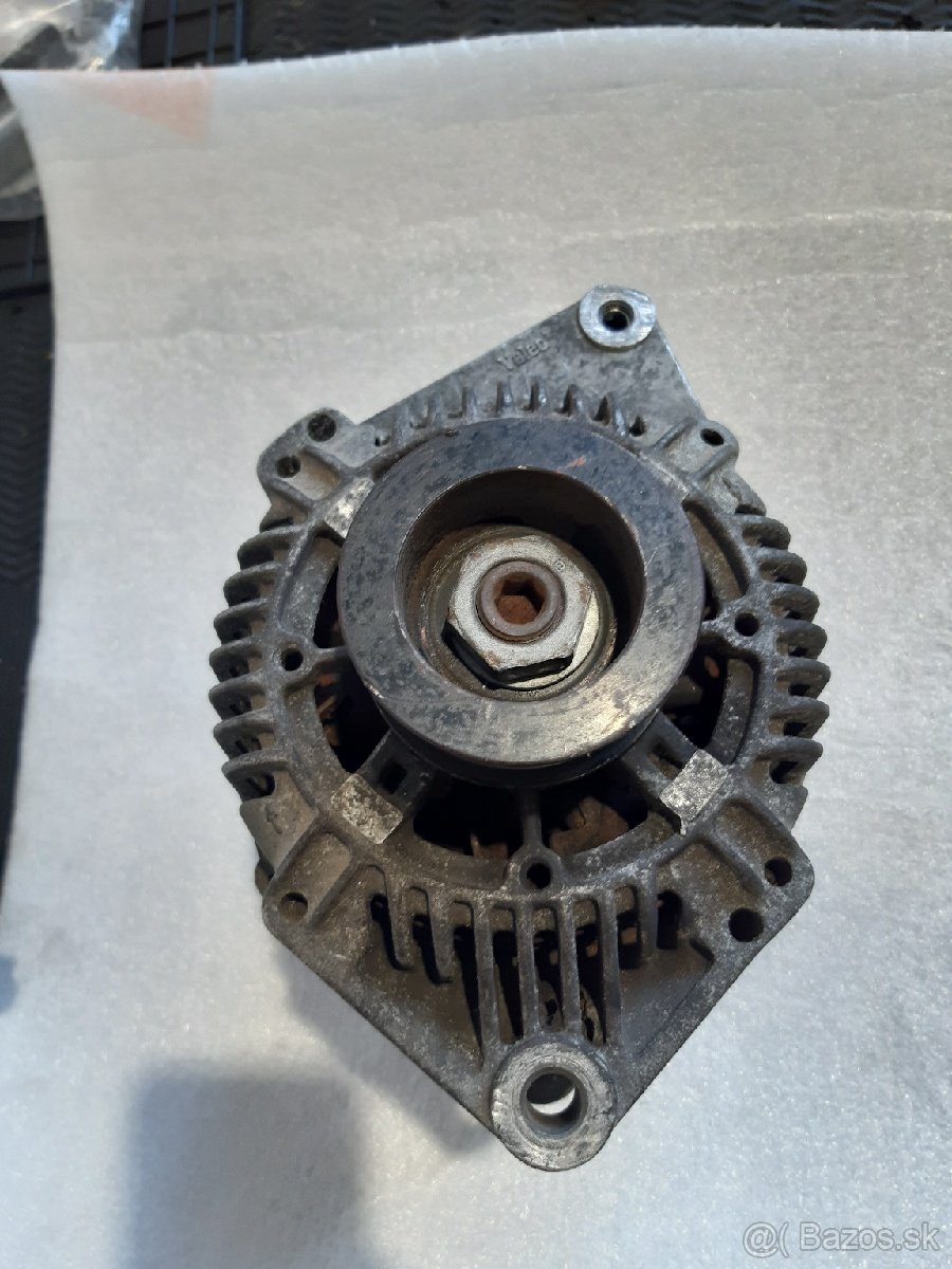 Alternátor Valeo 80A pre Renault - 4