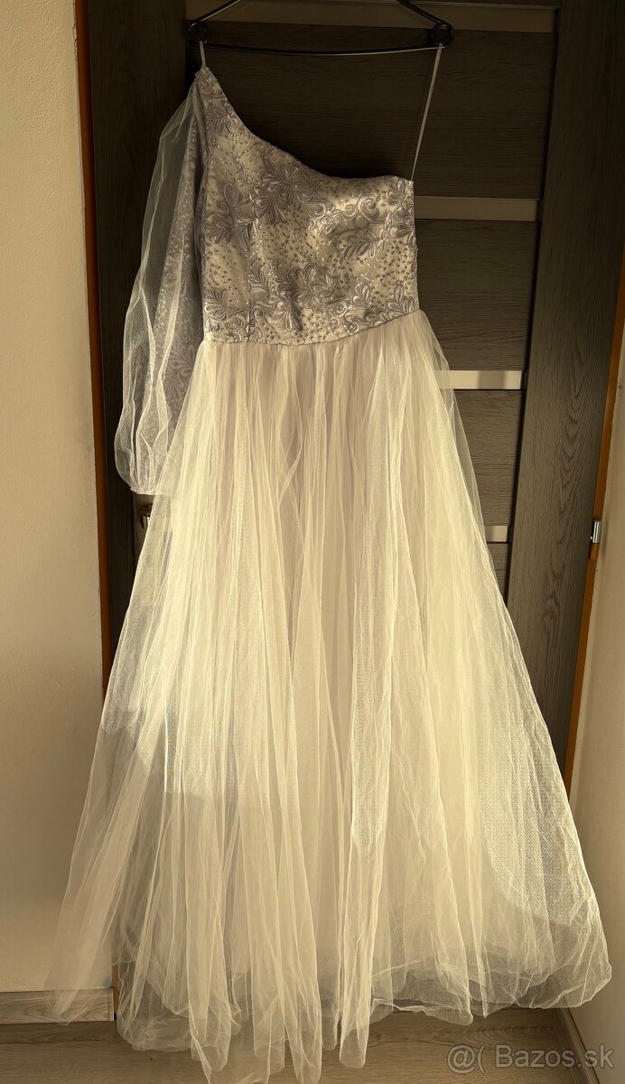 Biele šaty na rameno M/38 - 4