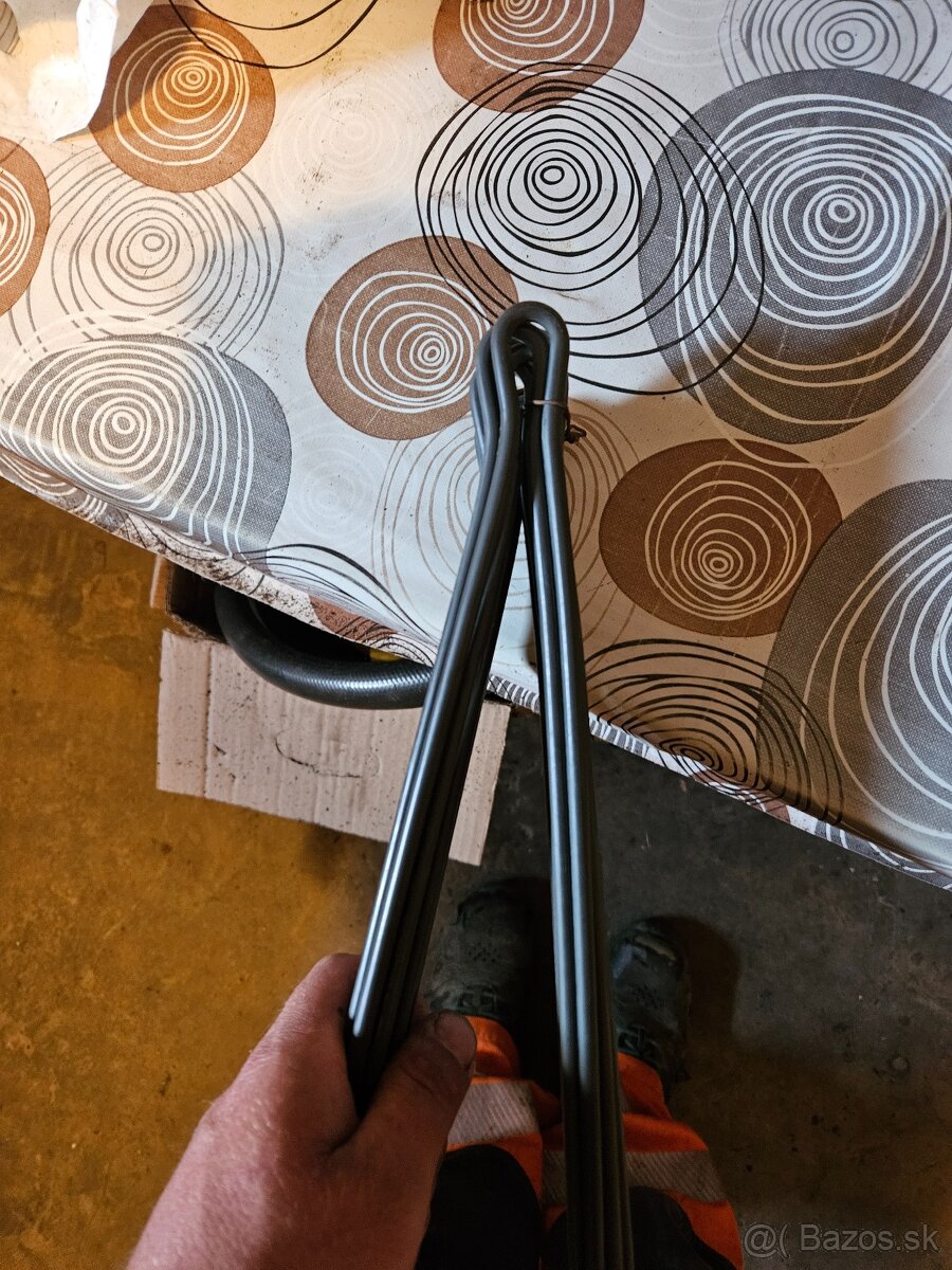 Prsty, palce na slniečkovu hrabačku - 4