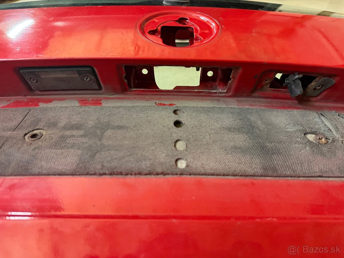 Predam kufor volkswagen golf 4 - 4