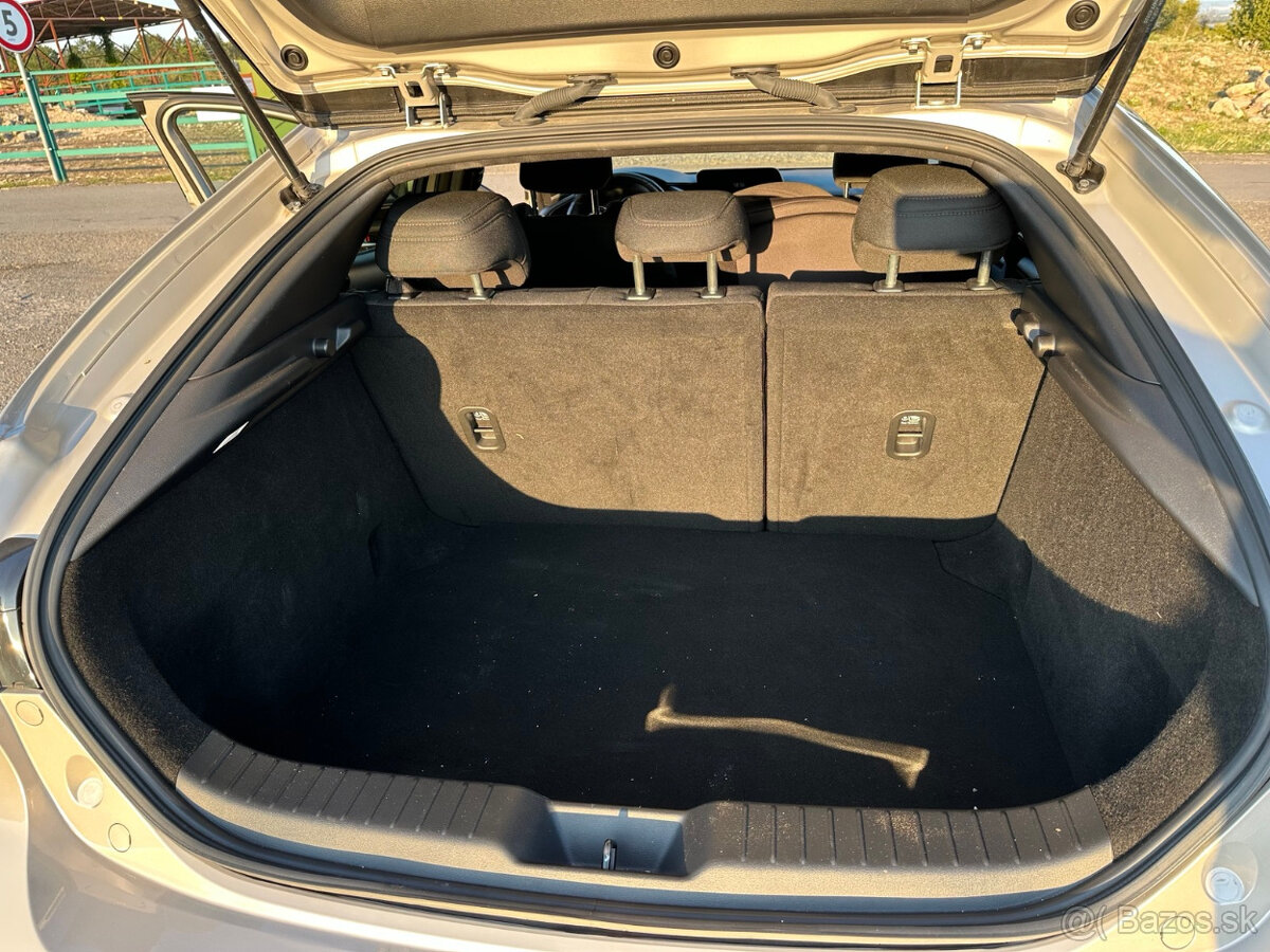 Mazda 3 e-Skyactiv G150 AT – Plus / Sound / Style (2023) - 4