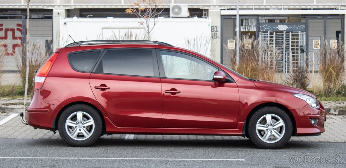 Hyundai i30 CW 80kW (2011) - 4