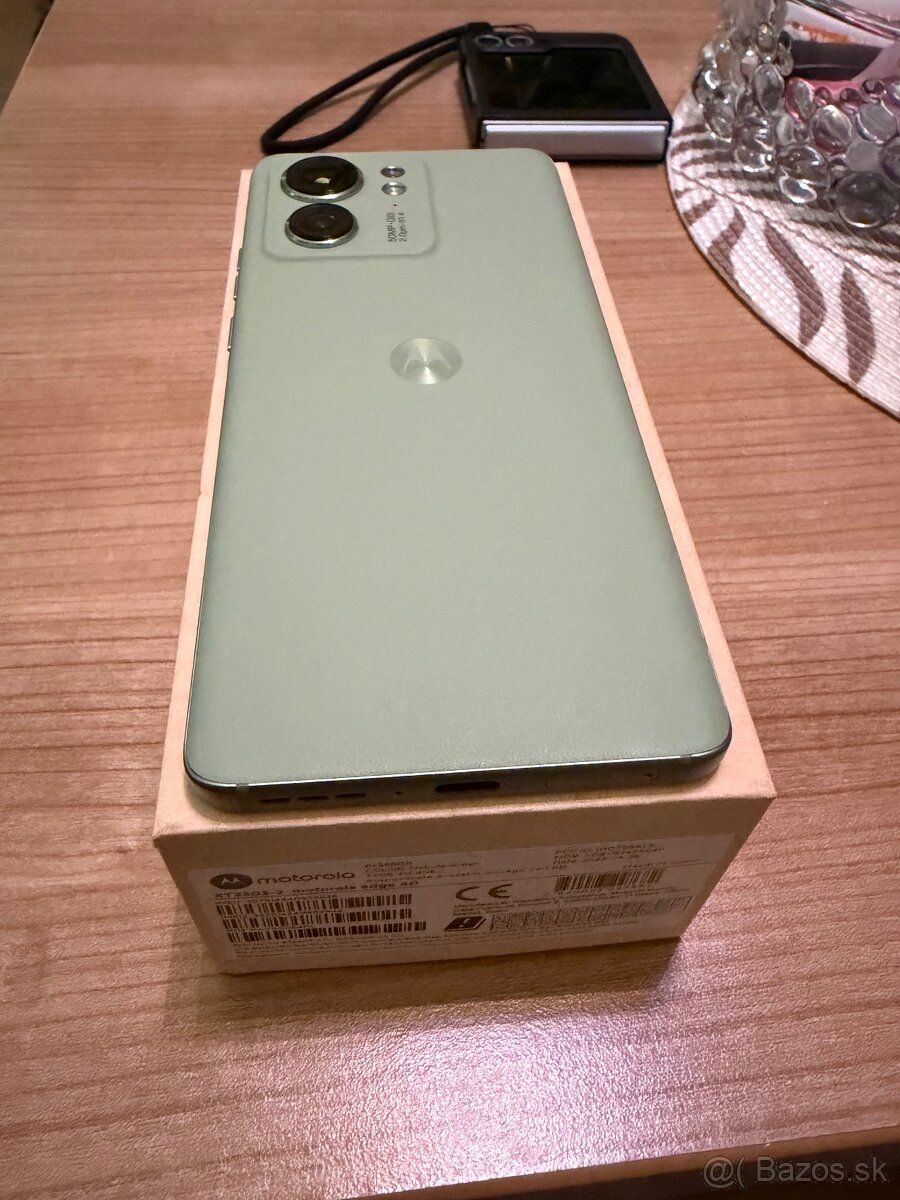 Predám Motorola Edge 40 12/ 256GB. - 4
