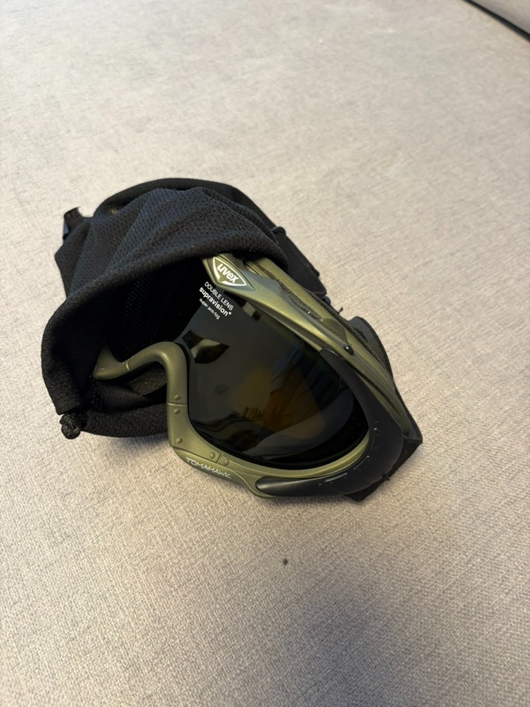 Bunda, prilba, okuliare - 4