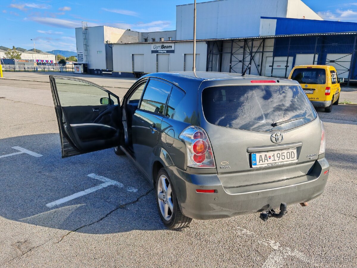 Toyota Corolla Verso - 4