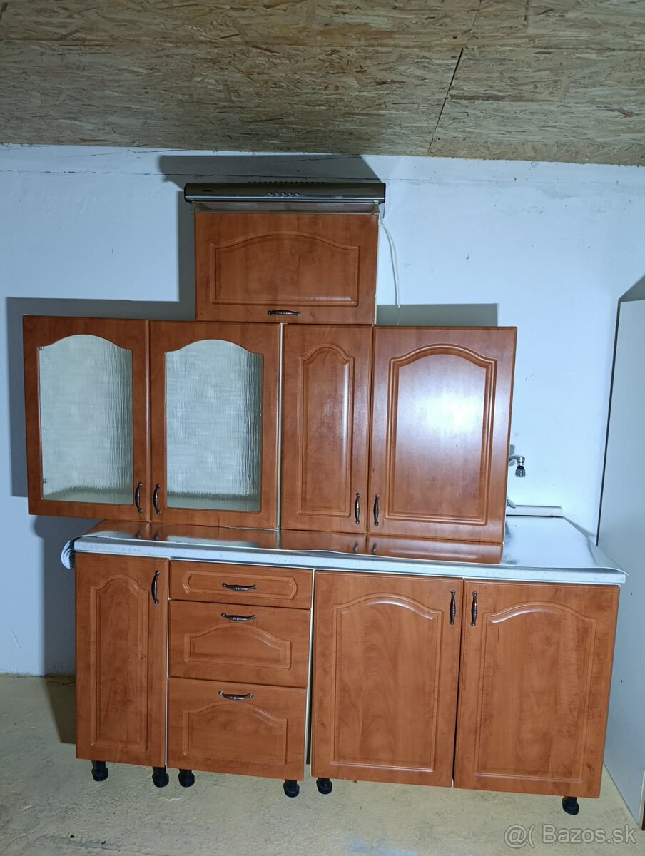 Kuchynská linka - 4