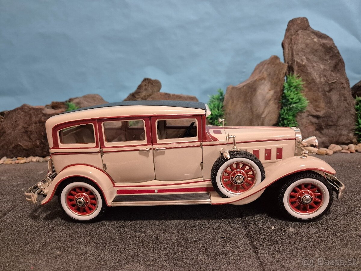 Prodám model 1:18 Peerless 1931 - 4