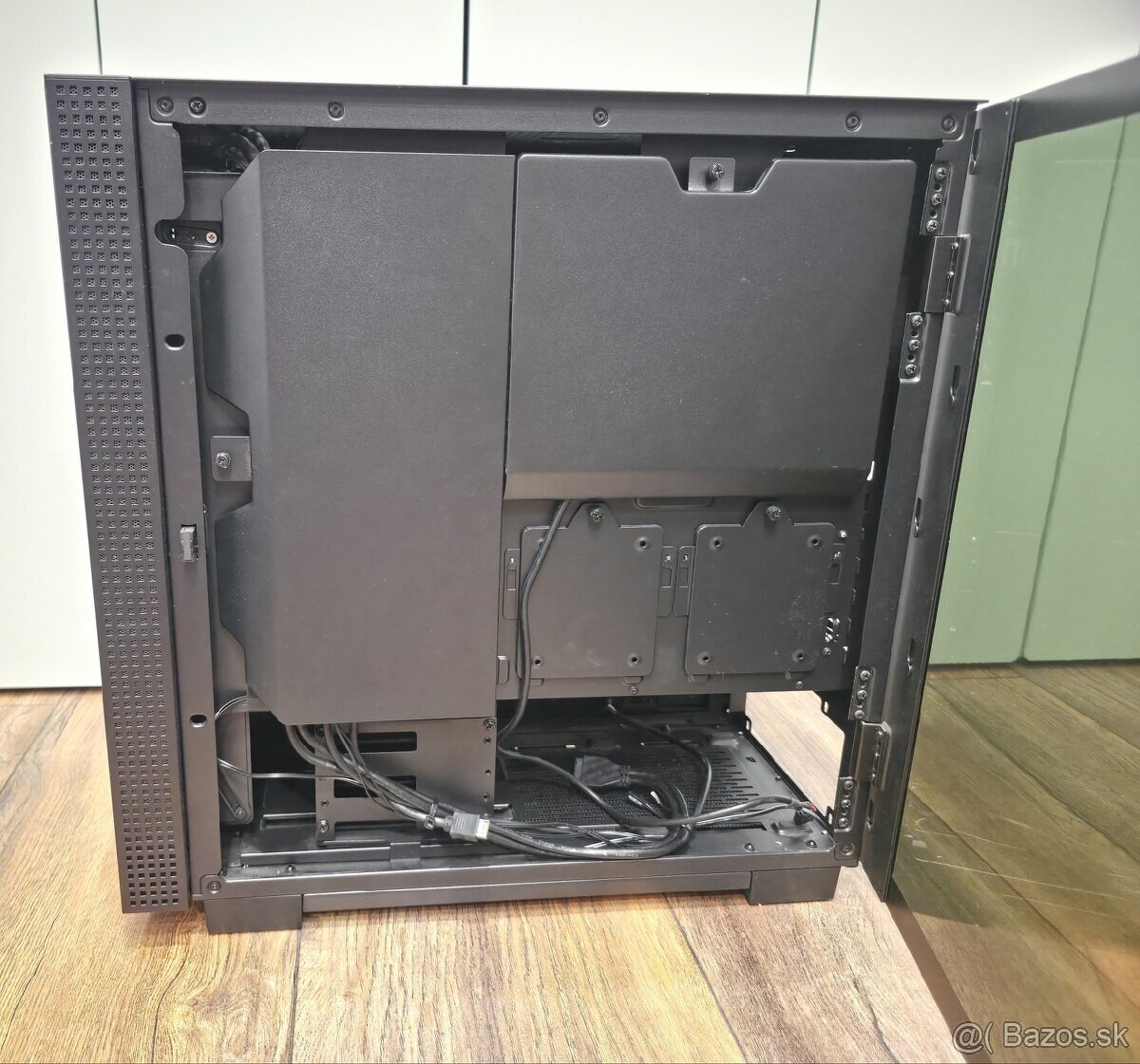 Razer Tomahawk ATX - 4