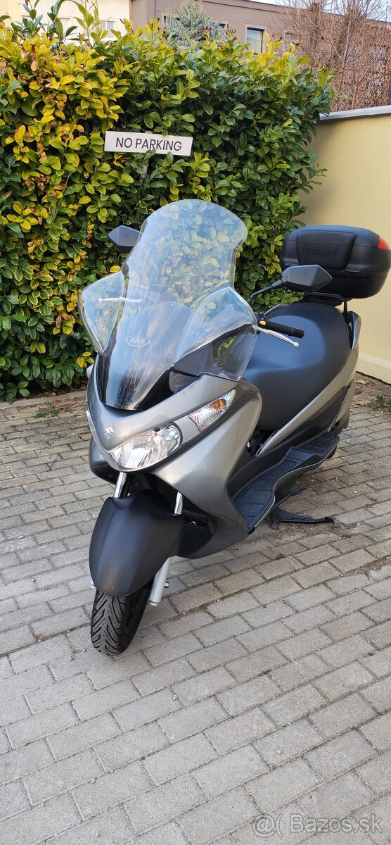 Suzuki Burgman 200 - 4