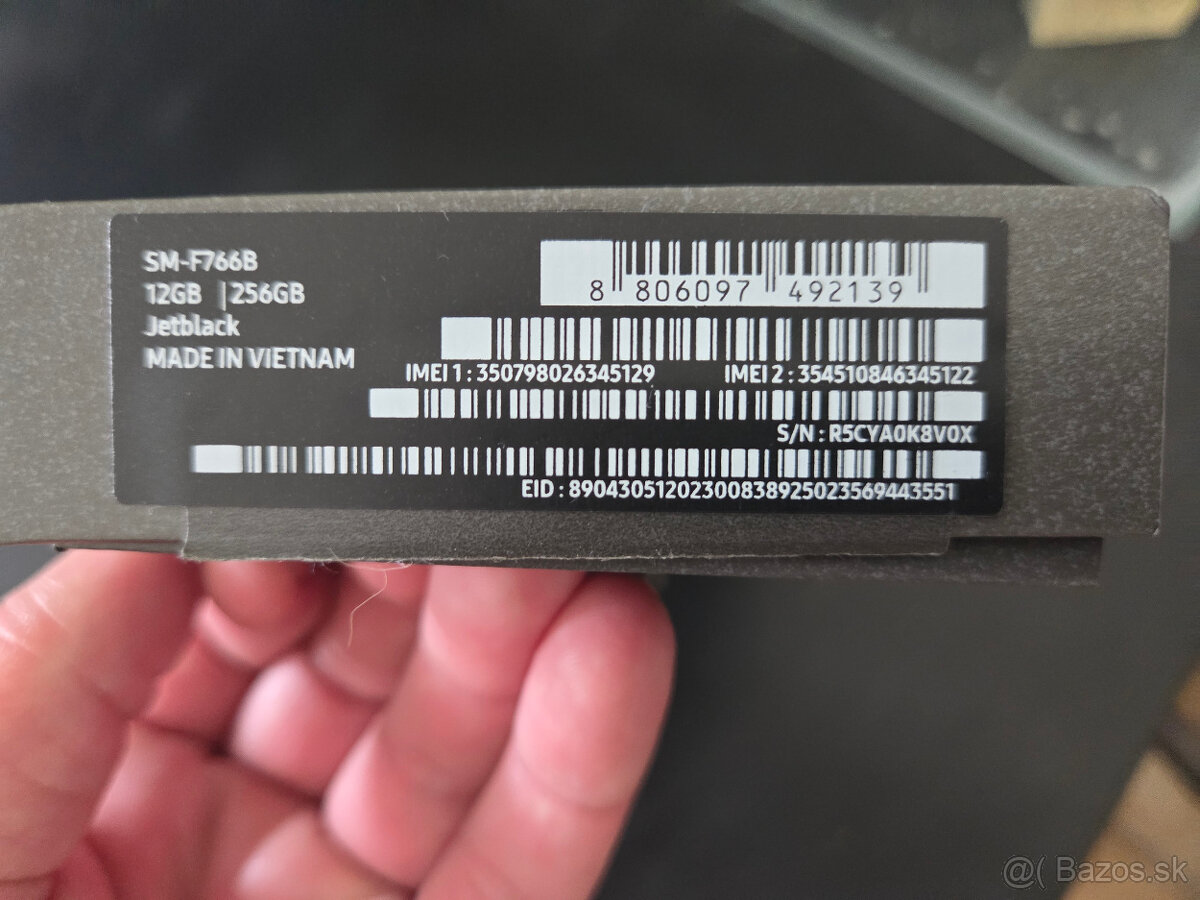 Samsung Galaxy Z Flip 7 - 4