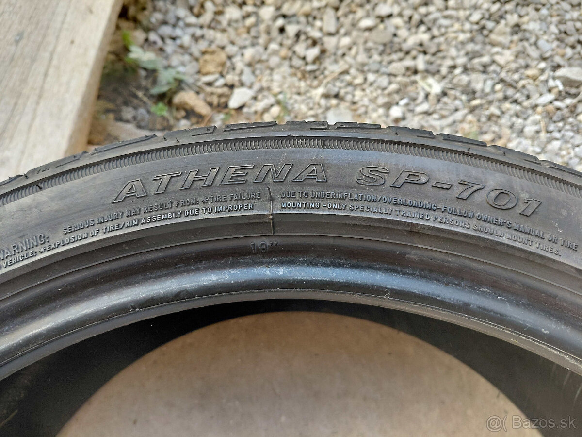 2ks letne Austone 235/40R19 - 4