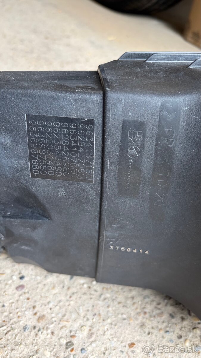 Peugeot 206 filter box - 4