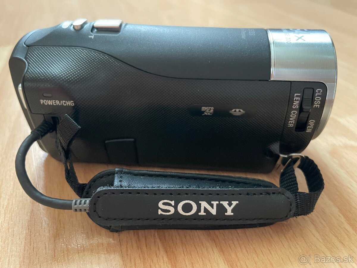 SONY HDR-CX240E - 4