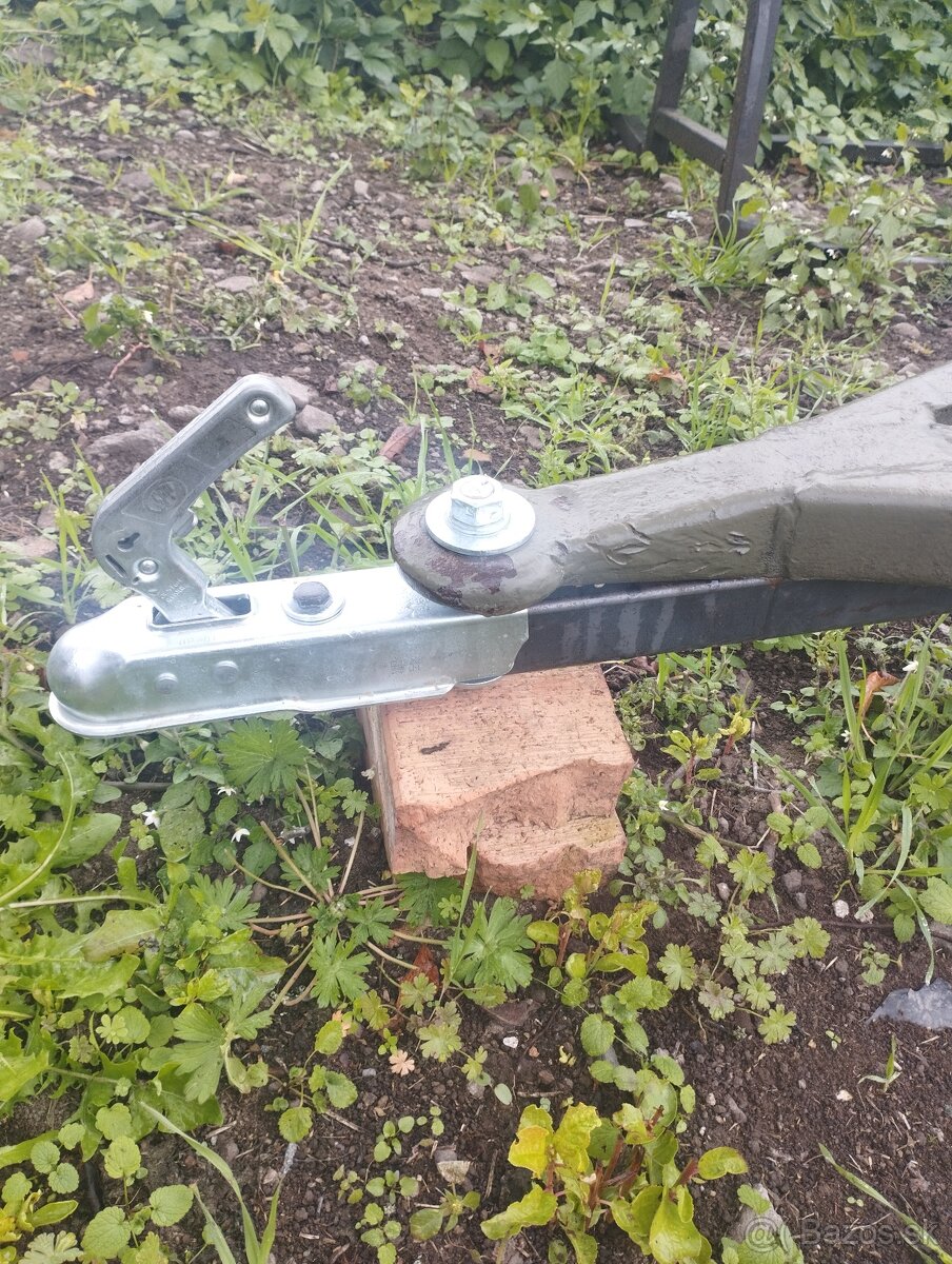 Klaničak ,Vlečka na drevo - 4