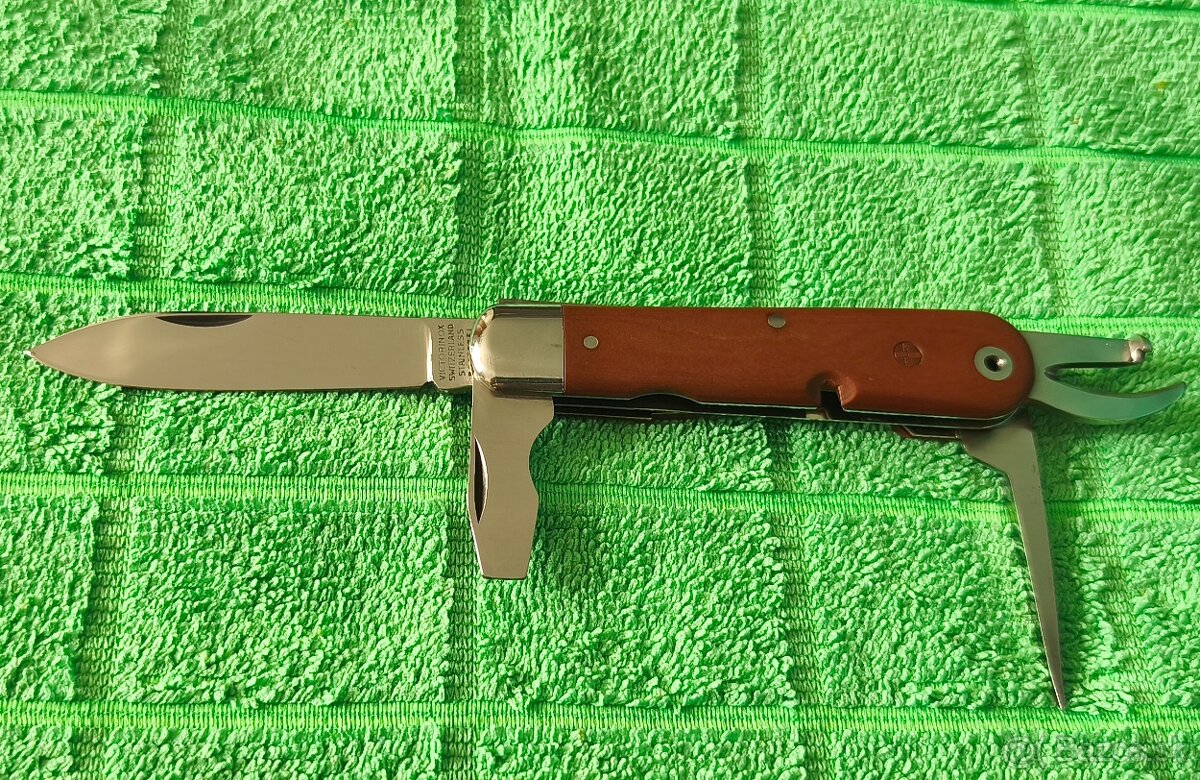 VICTORINOX SOLDIER - 4