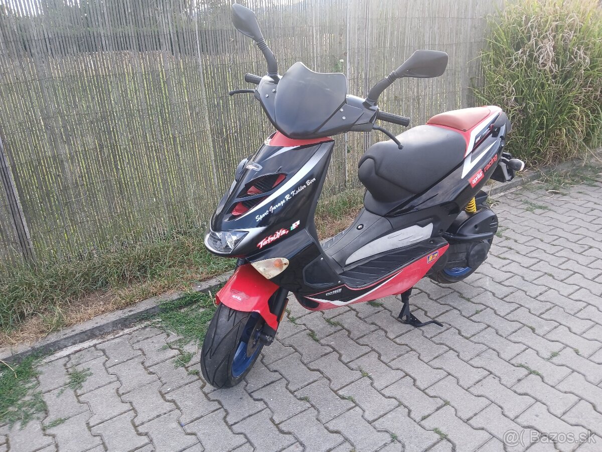 Aprilia SR 50 - 4
