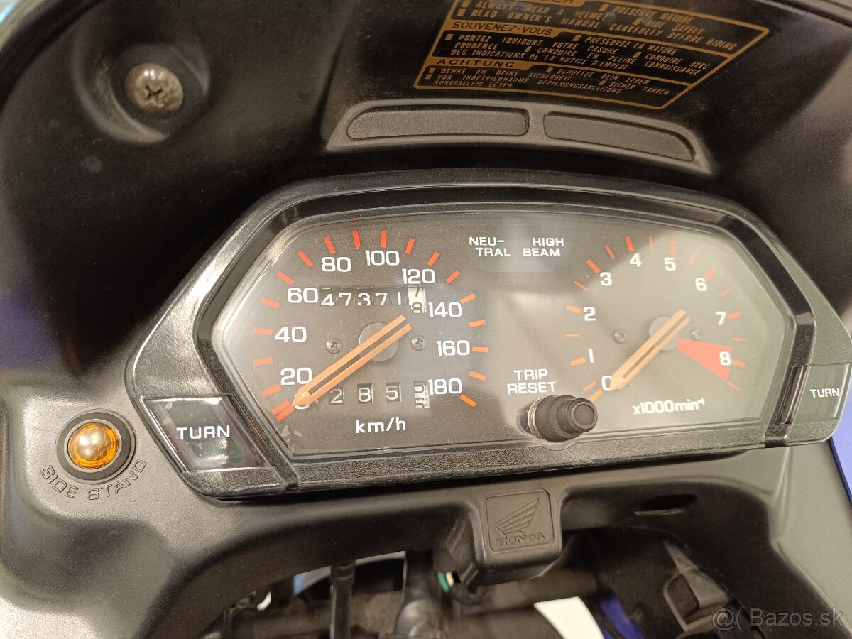 Honda NX 500 Dominator - 4