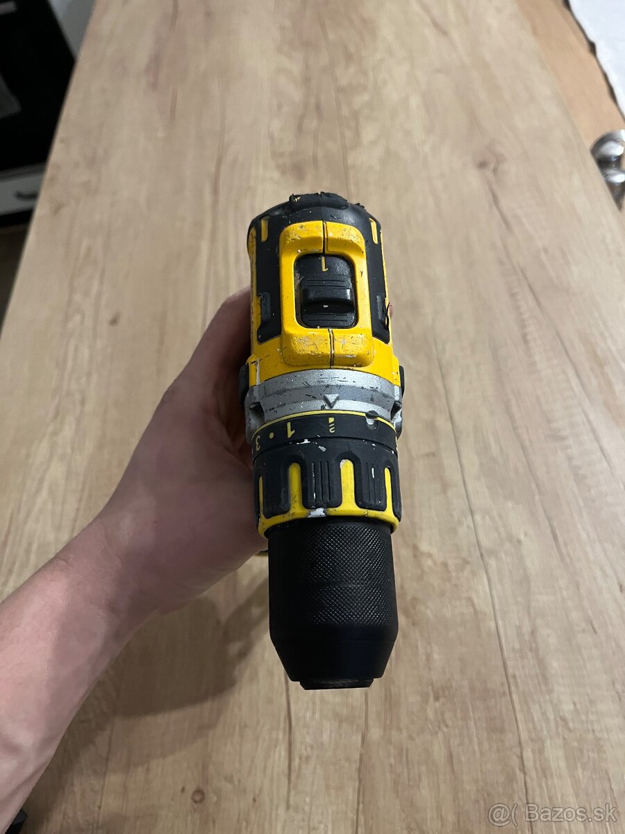 Predám DeWALT DCD790, profesionálnu akumulátorovú vŕtačku - 4