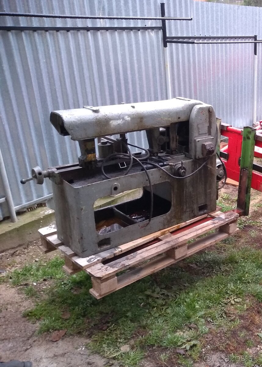predam rámovú pilu TOS PR 30 - 4