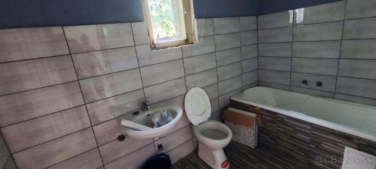 ČIASTOČNE ZREKONŠTRUOVANÝ VIDIECKY DOM - 4