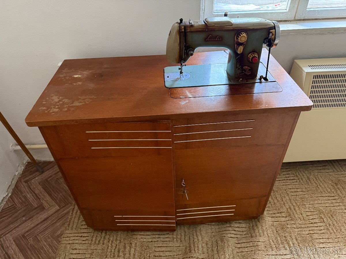 Predám masívny starožitný nábytok - 4