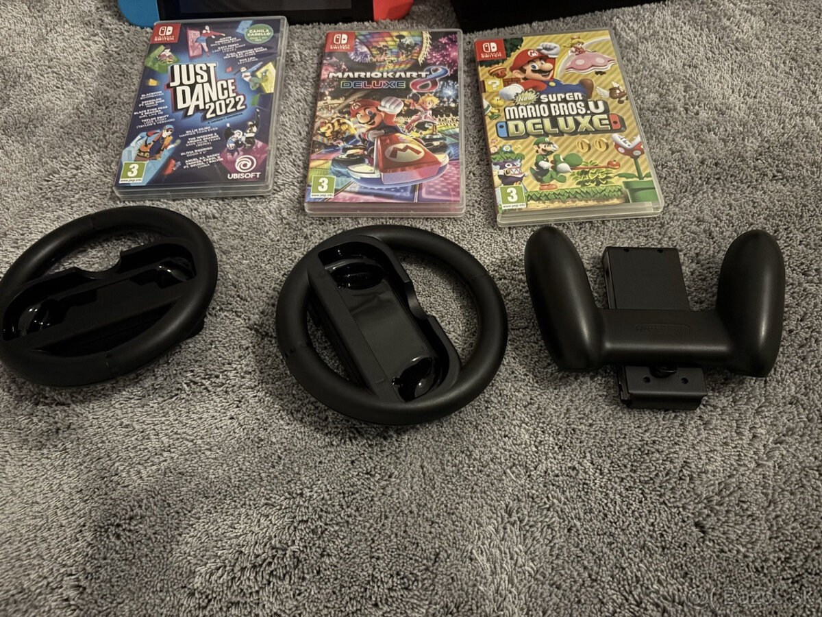 Nintendo Switch s hrami a príslušenstvom - 4