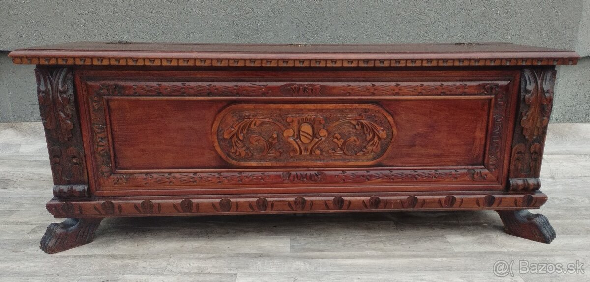 Truhlica vyrezávaná. - 4