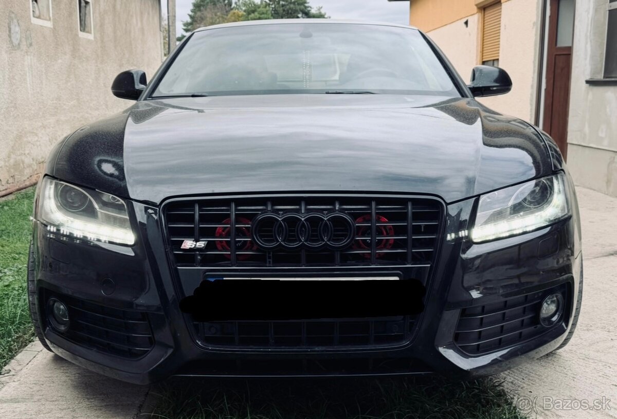 AUDI S5 4.2 V8 - 4