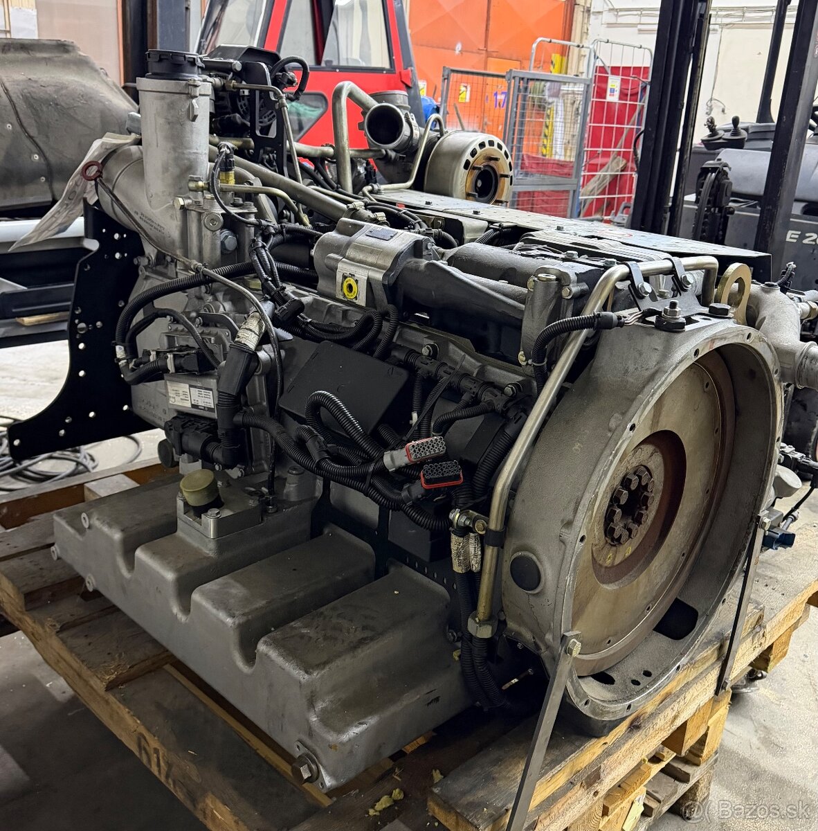 Prodam novy motor MAN D2066LUH02 - 4