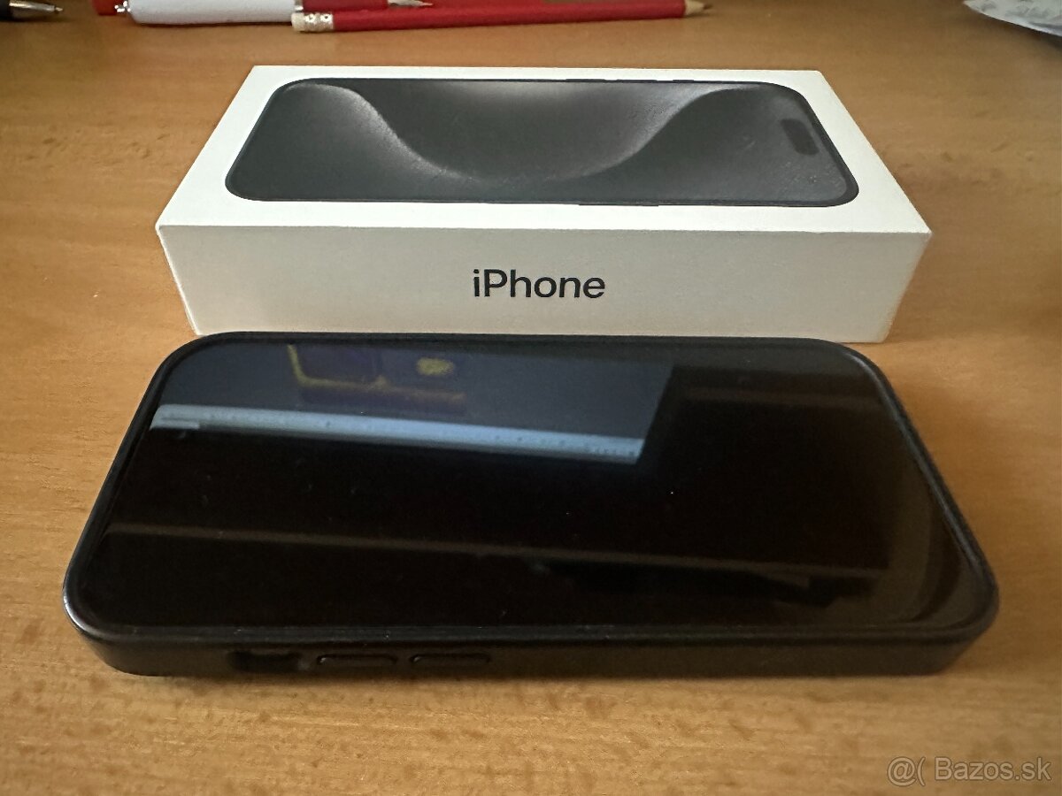 iPhone 15 Pro 256GB Black Titanium - 4