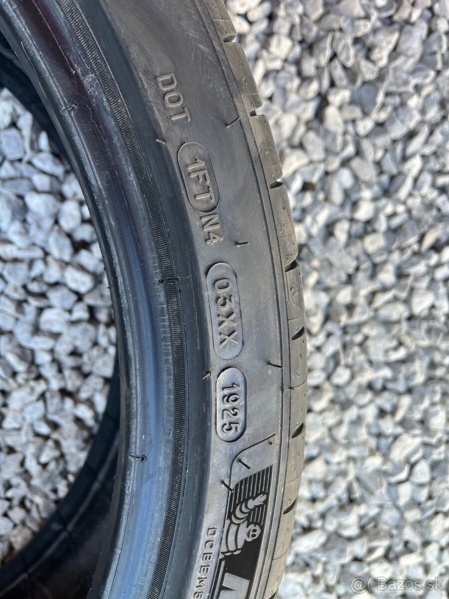 Michelin Pilot Sport 4S 255/35R19 - 4