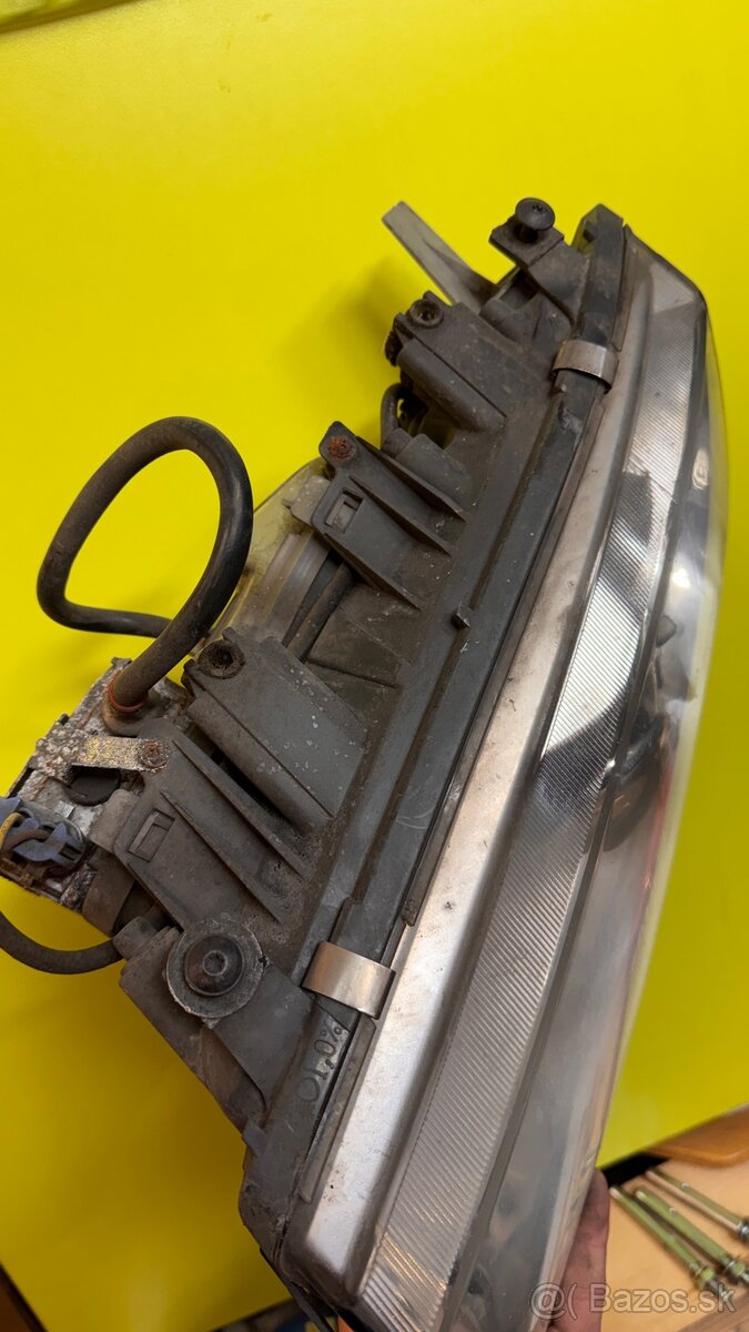 Reflektor Fabia Xenon Pravý Bez poškodenia - 4