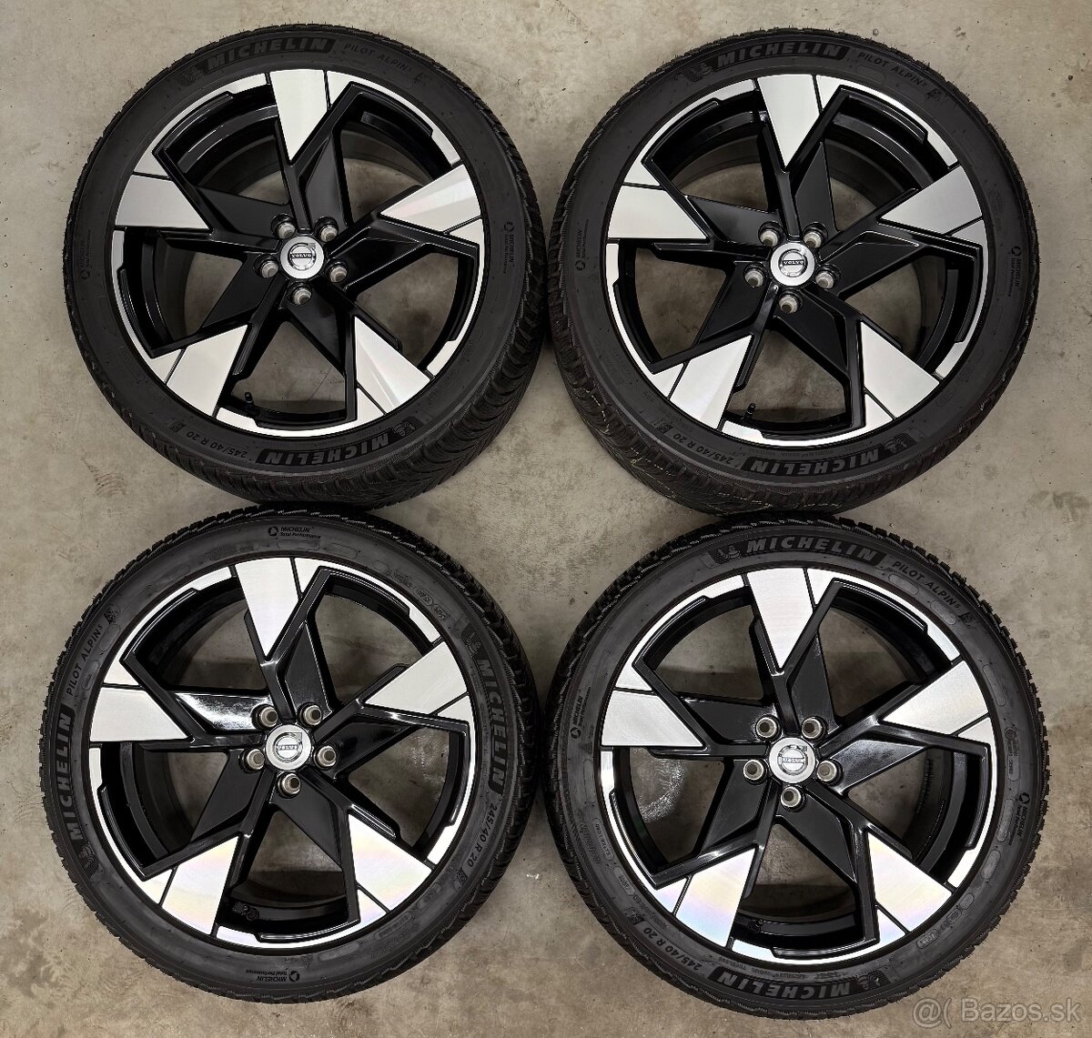 Zimná sada 5x108 R20 , 245/40/20 Volvo EX30 - 4