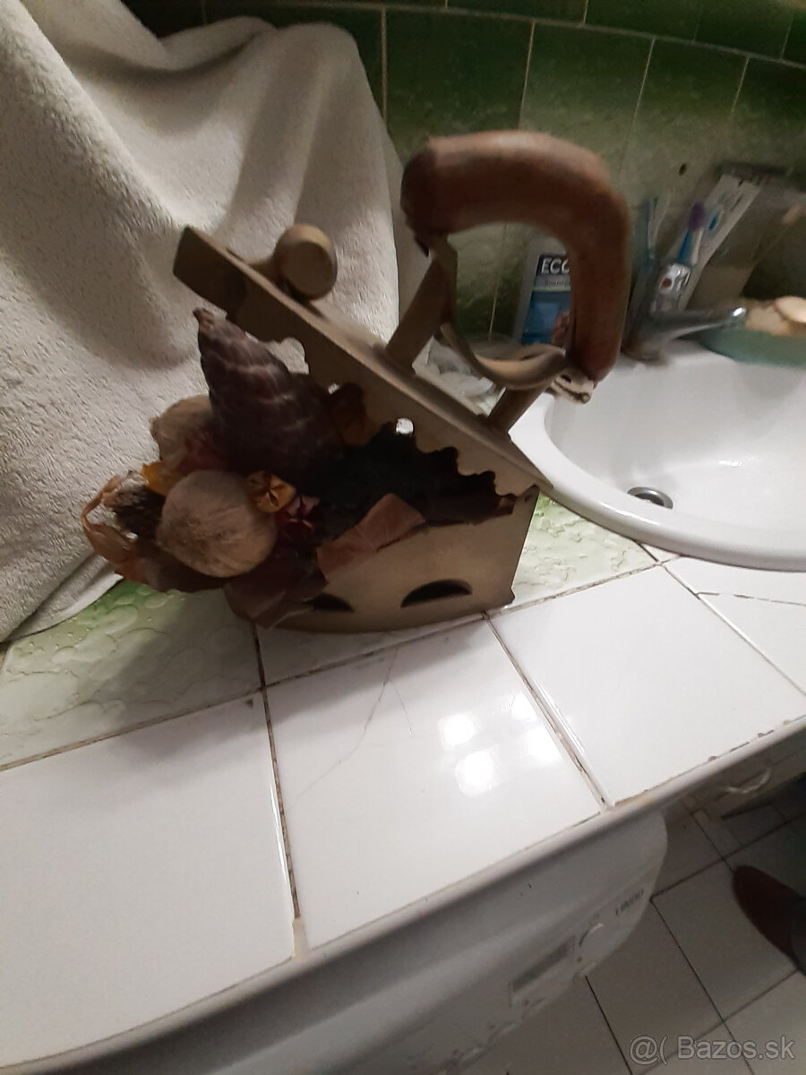 Stará žehlička na uhlie - ako zo zlata, vyčistená - 4