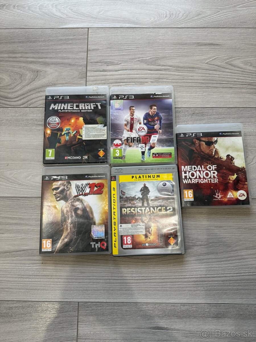 Predám Playstation 3 + 5 hier - 4