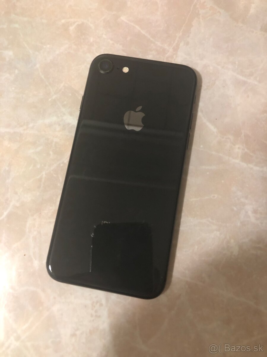 iPhone 8 / 128GB Black Pekný stav - 4