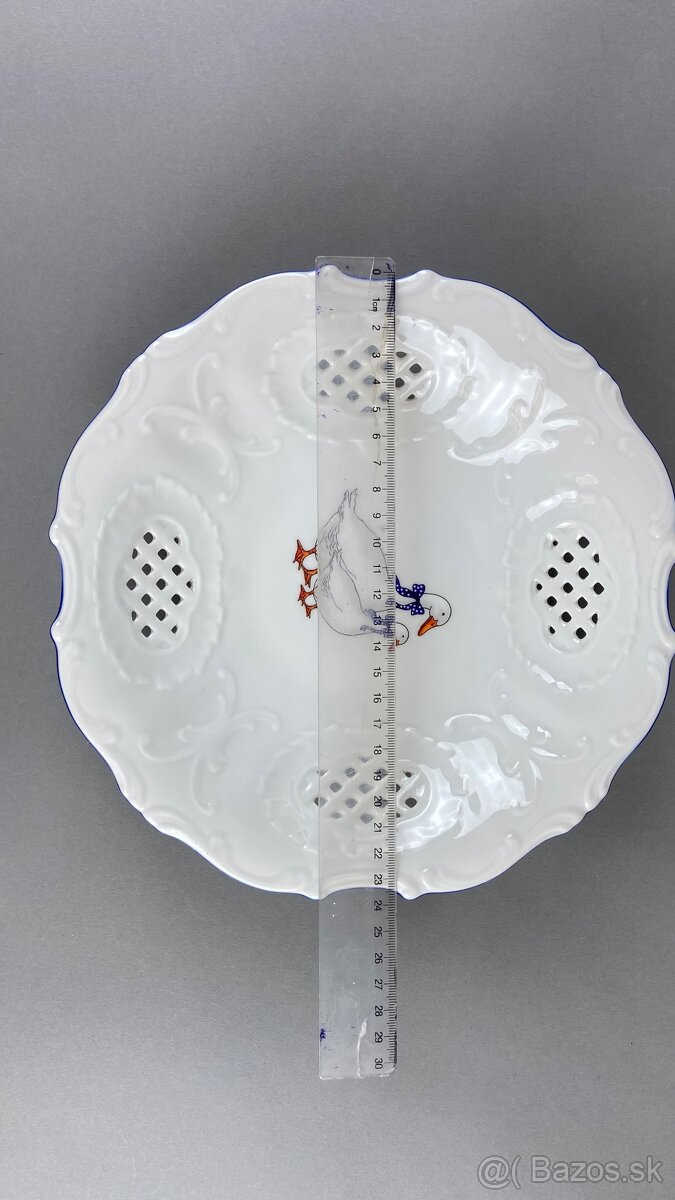 Misa s husou prerezávaná s modrou linkou - 4