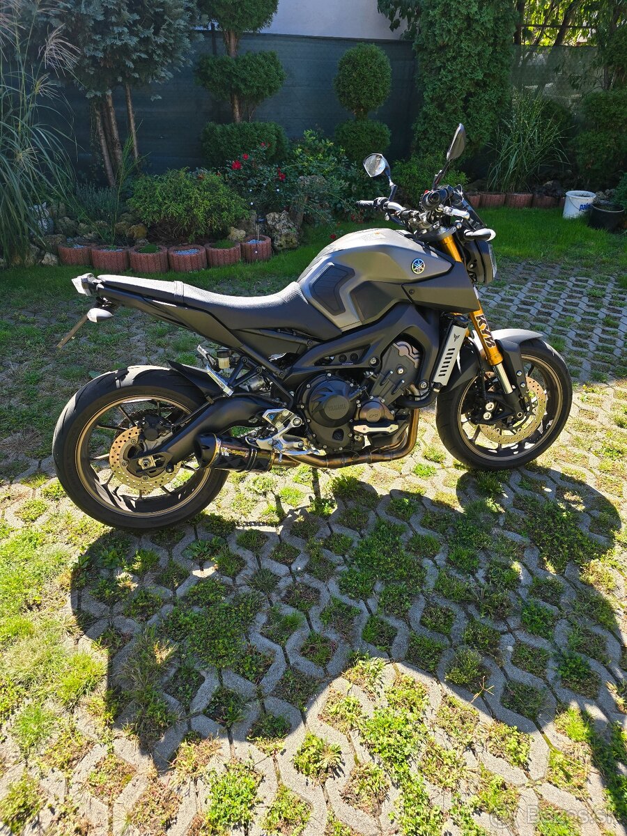 Yamaha mt09 - 4
