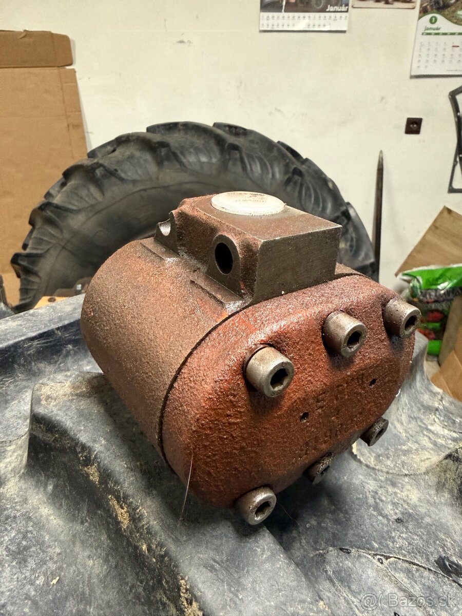 2X Čerpadlo hydrauliky originál Zetor - 4