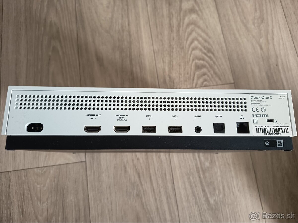 Xbox One S - 4