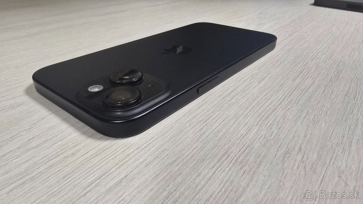 Predám čierny iPhone 15 128GB TOP stav - 4