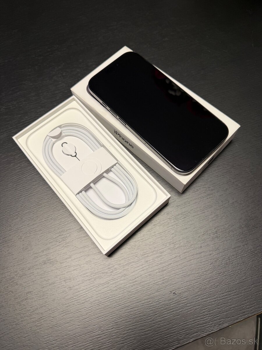 iPhone 16 Pro 256GB Black Titanium - 4