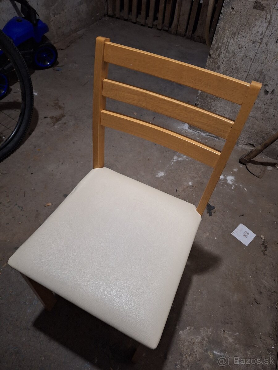 Jedálenský stôl so stoličkami - 4