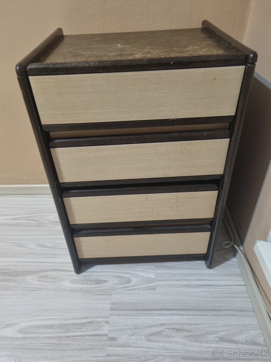 Predam nabytok - odvoz si riesite vy - 4