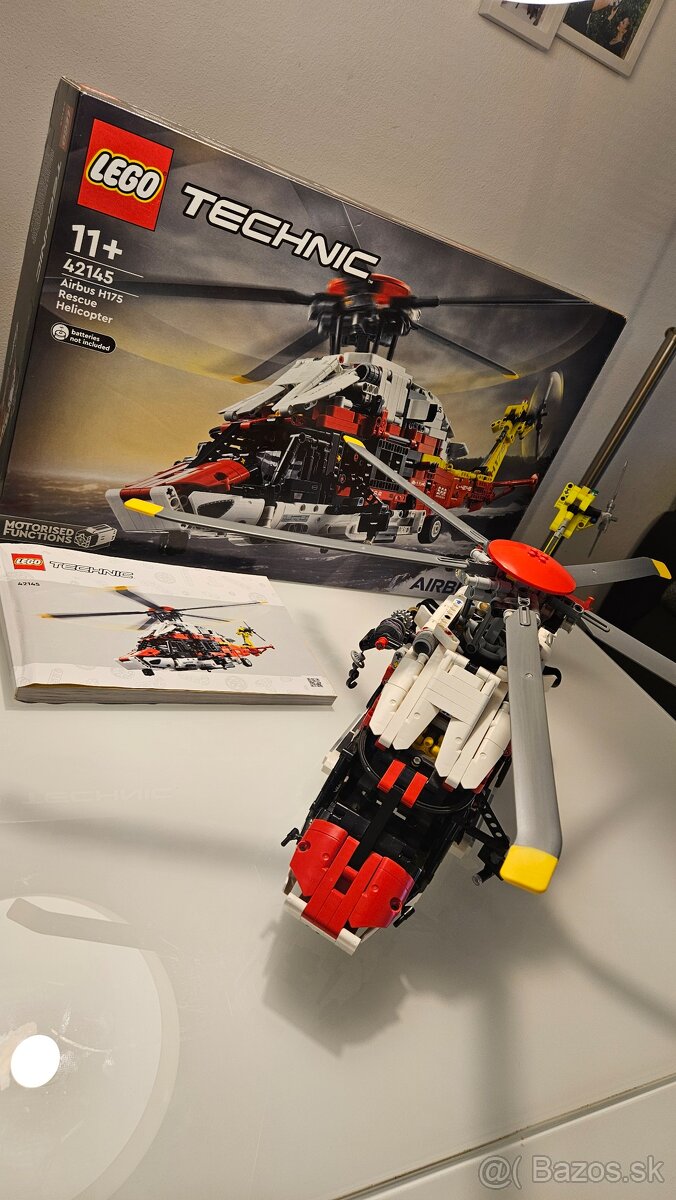 LEGO Technic 42145 Záchranný vrtuľník Airbus H175 - 4