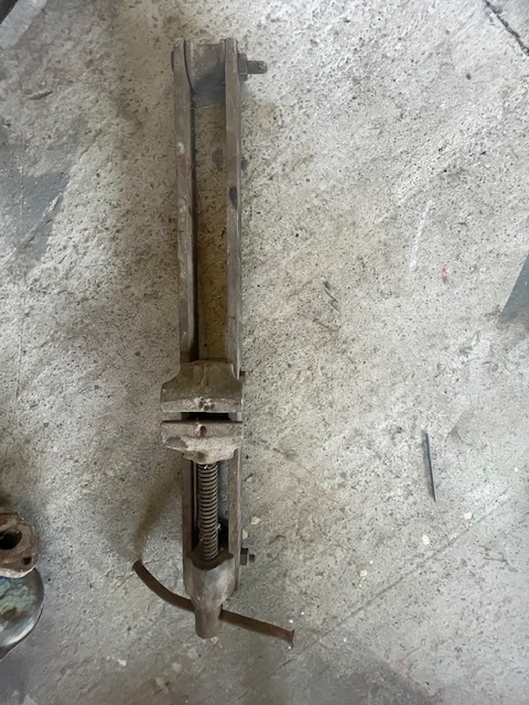 Predaj príslušenstva zo starej dielne - 4